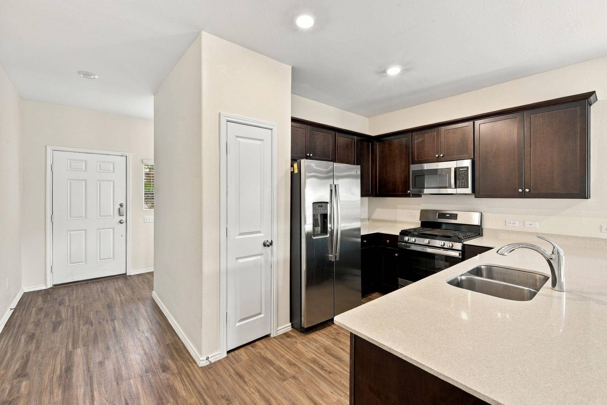 216 George Neggan LN, Bastrop, TX 78602