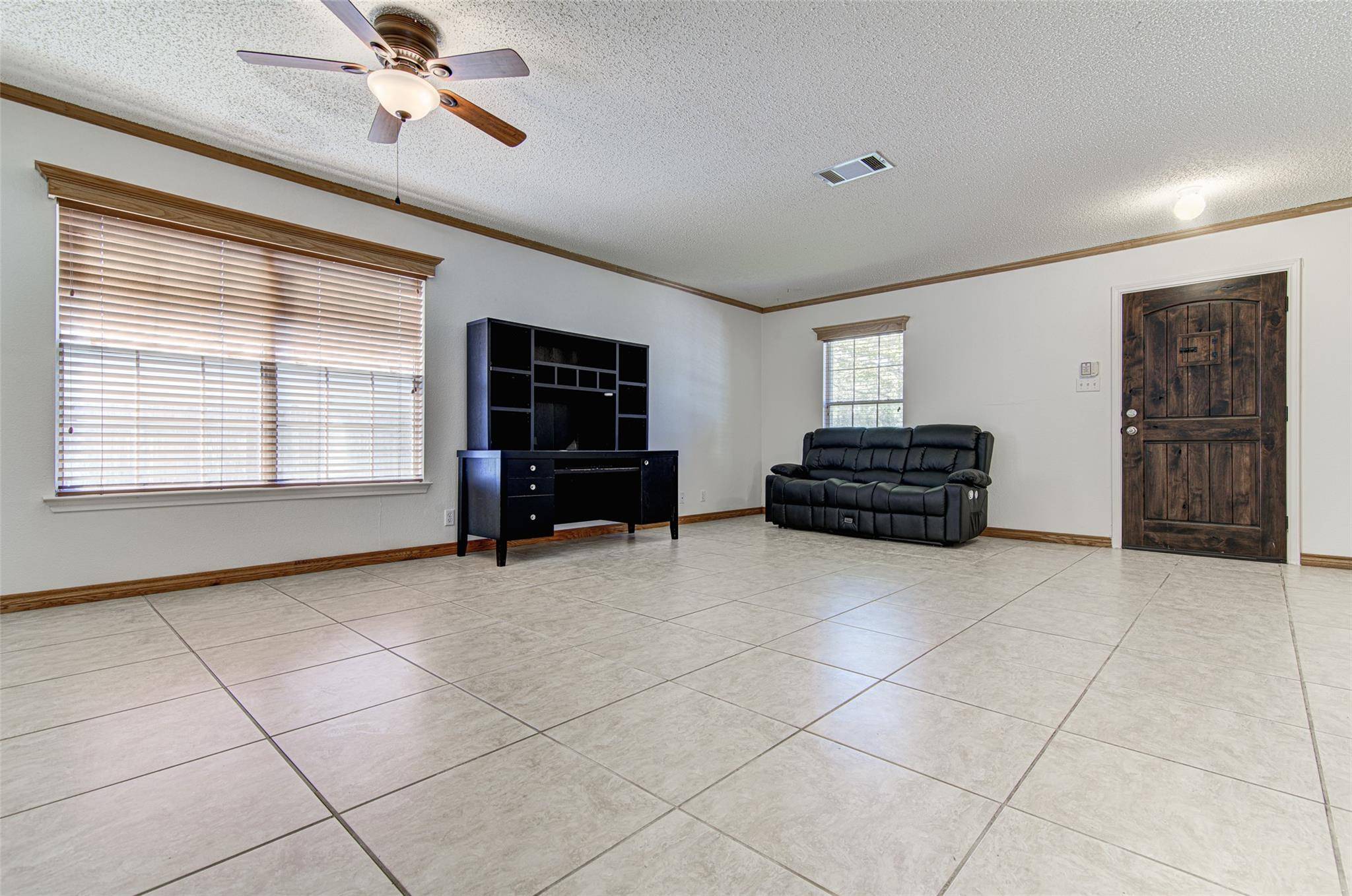 130 Wild Buffalo DR, Kyle, TX 78640