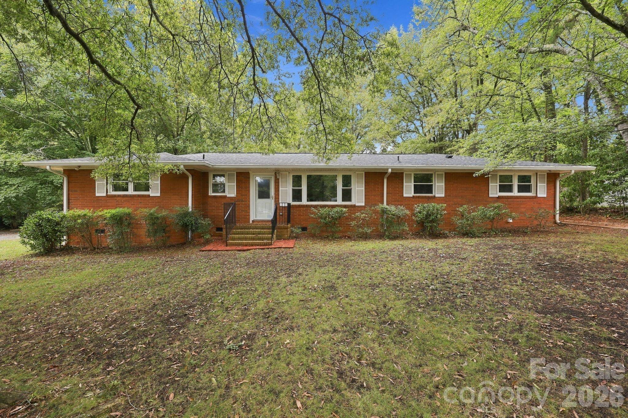 7029 Linda Lake DR, Charlotte, NC 28215