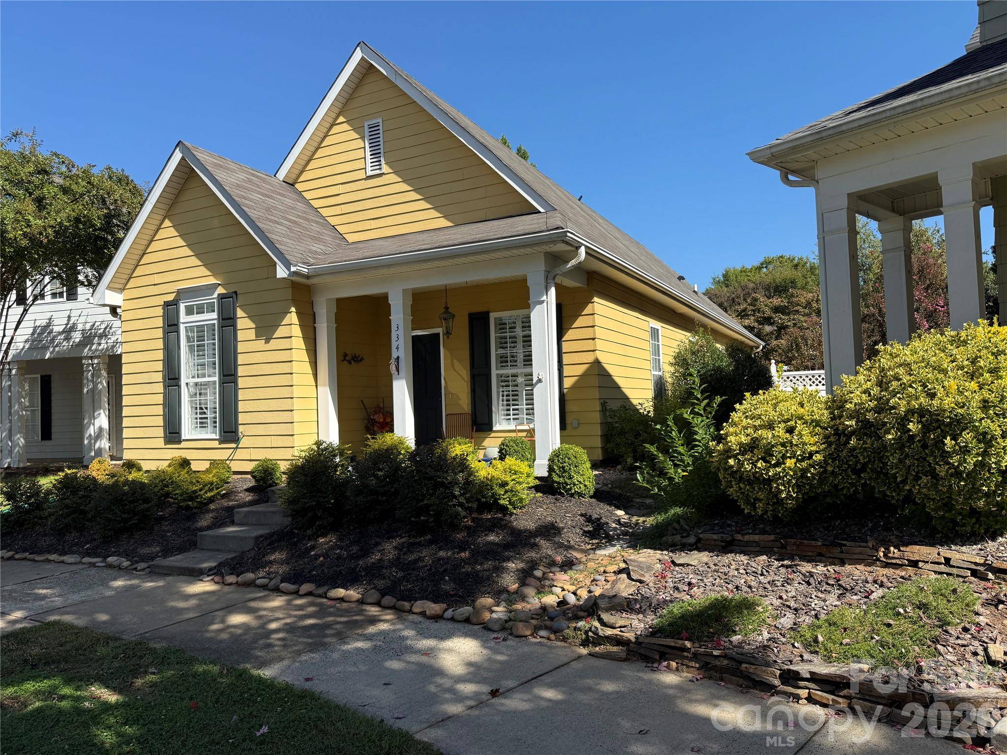 334 Center DR, Davidson, NC 28036