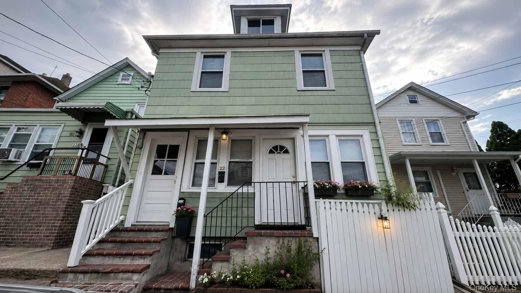 22 Ford ST #2, Glen Cove, NY 11542