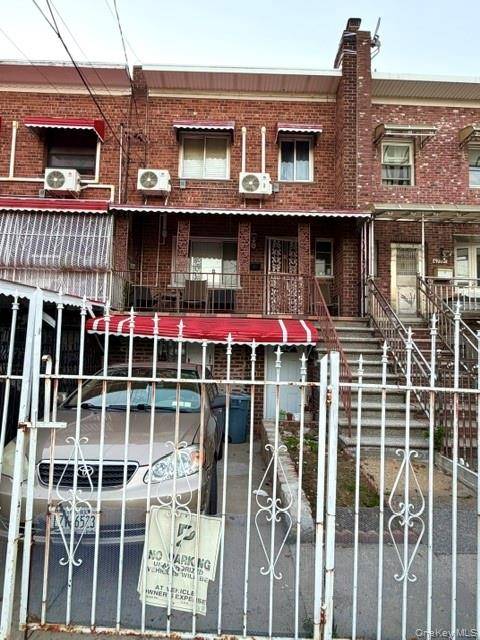 4775 Barnes AVE, Bronx, NY 10470