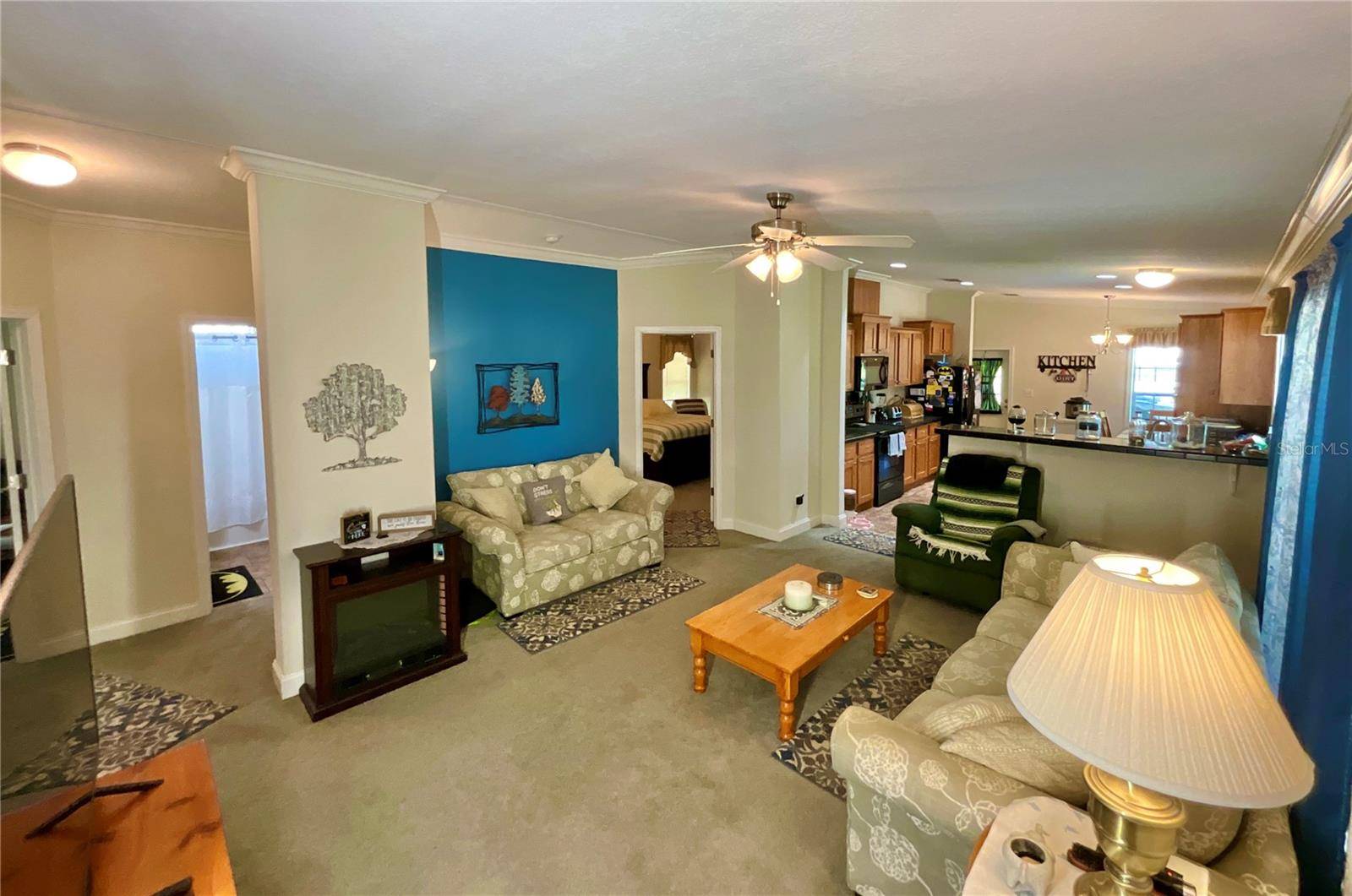 104 SILVER DOLLAR DR, Hawthorne, FL 32640