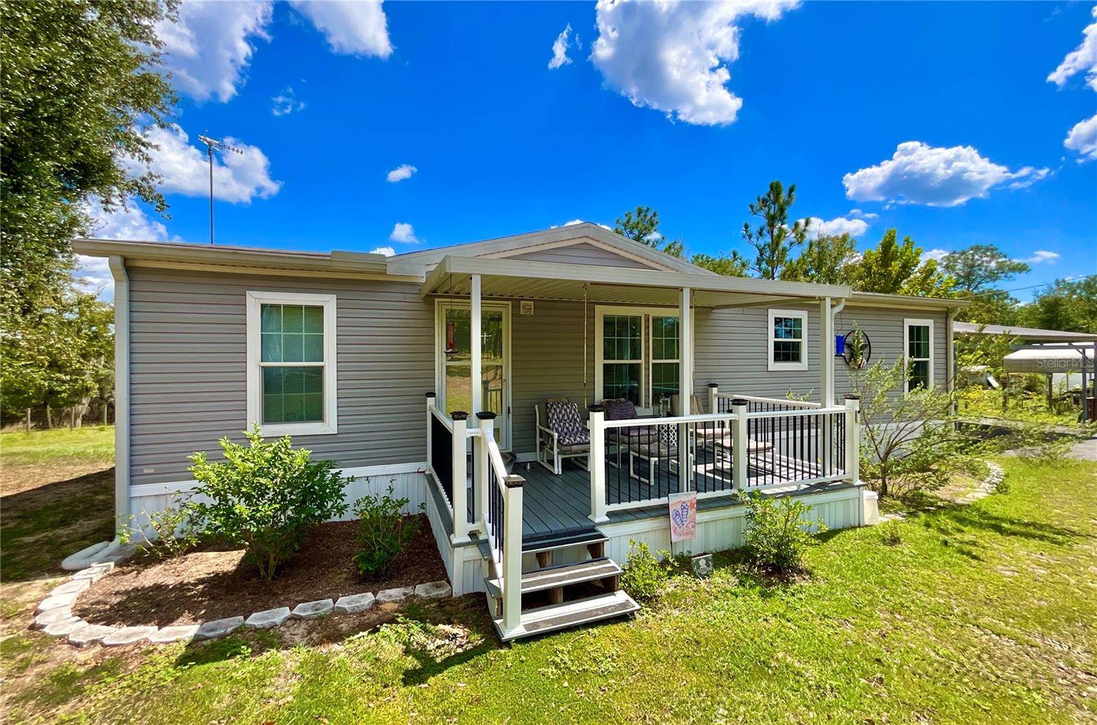 104 SILVER DOLLAR DR, Hawthorne, FL 32640