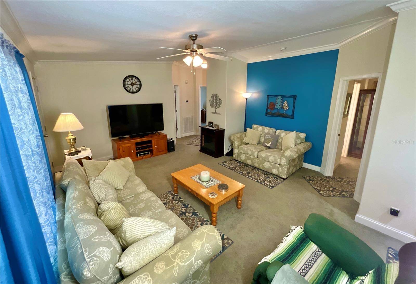104 SILVER DOLLAR DR, Hawthorne, FL 32640