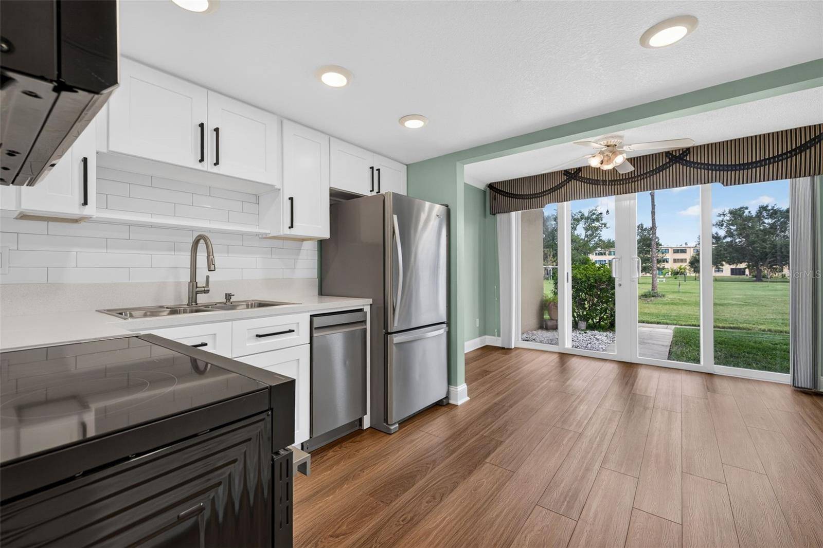 4915 BAY ST NE #124, St Petersburg, FL 33703