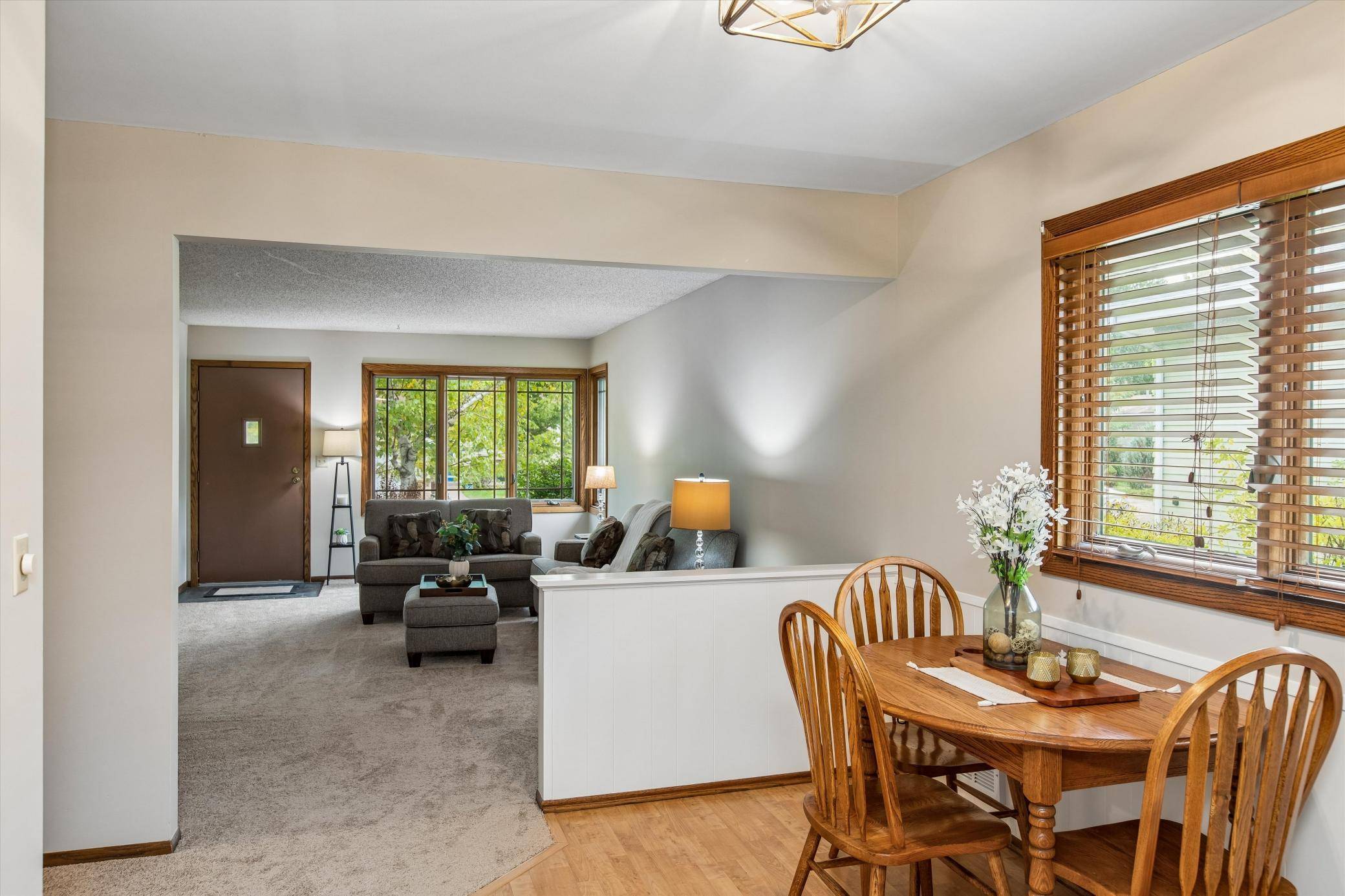 1493 Arundel ST, Saint Paul, MN 55117