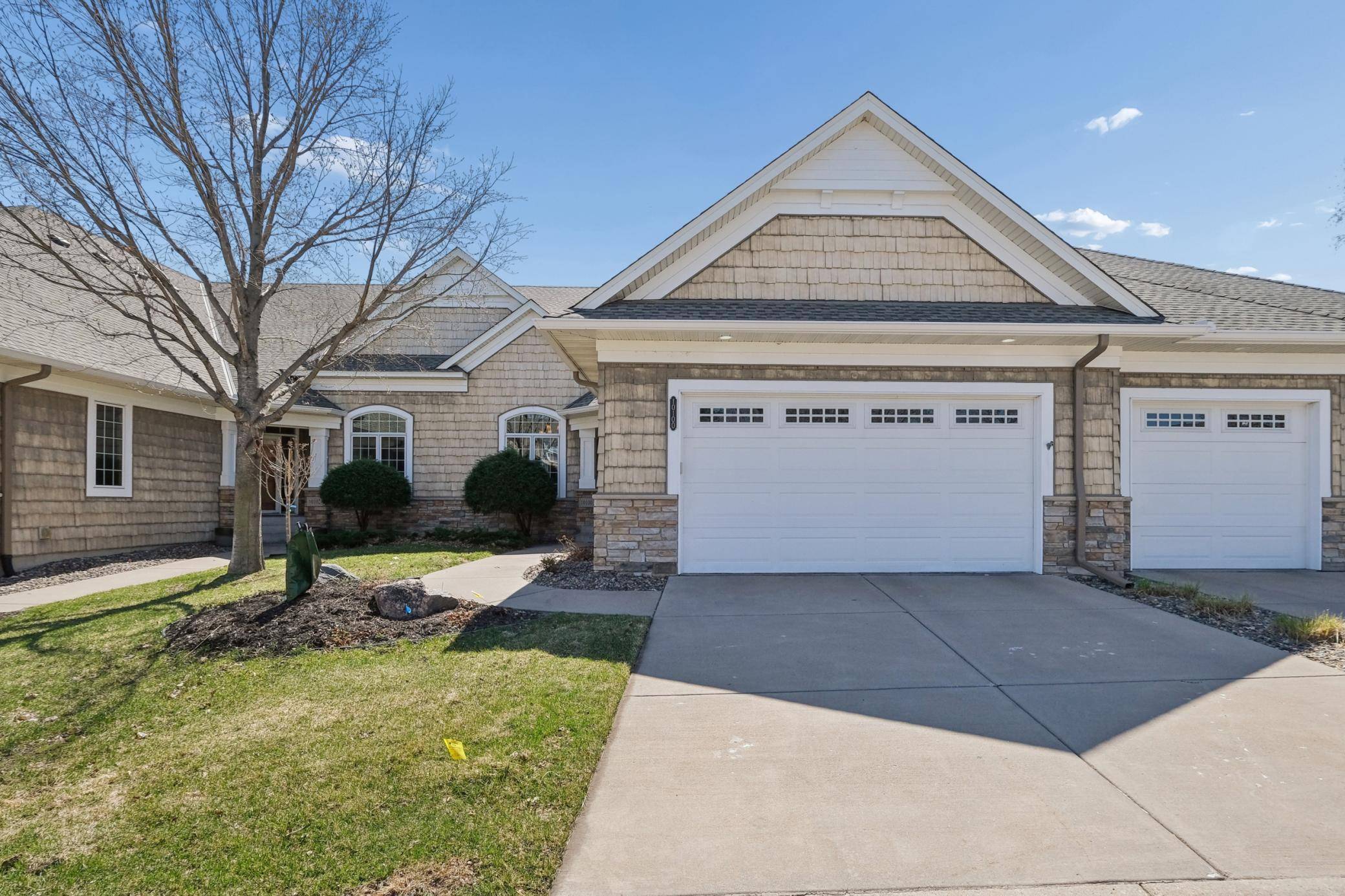 10100 Indigo DR, Eden Prairie, MN 55347