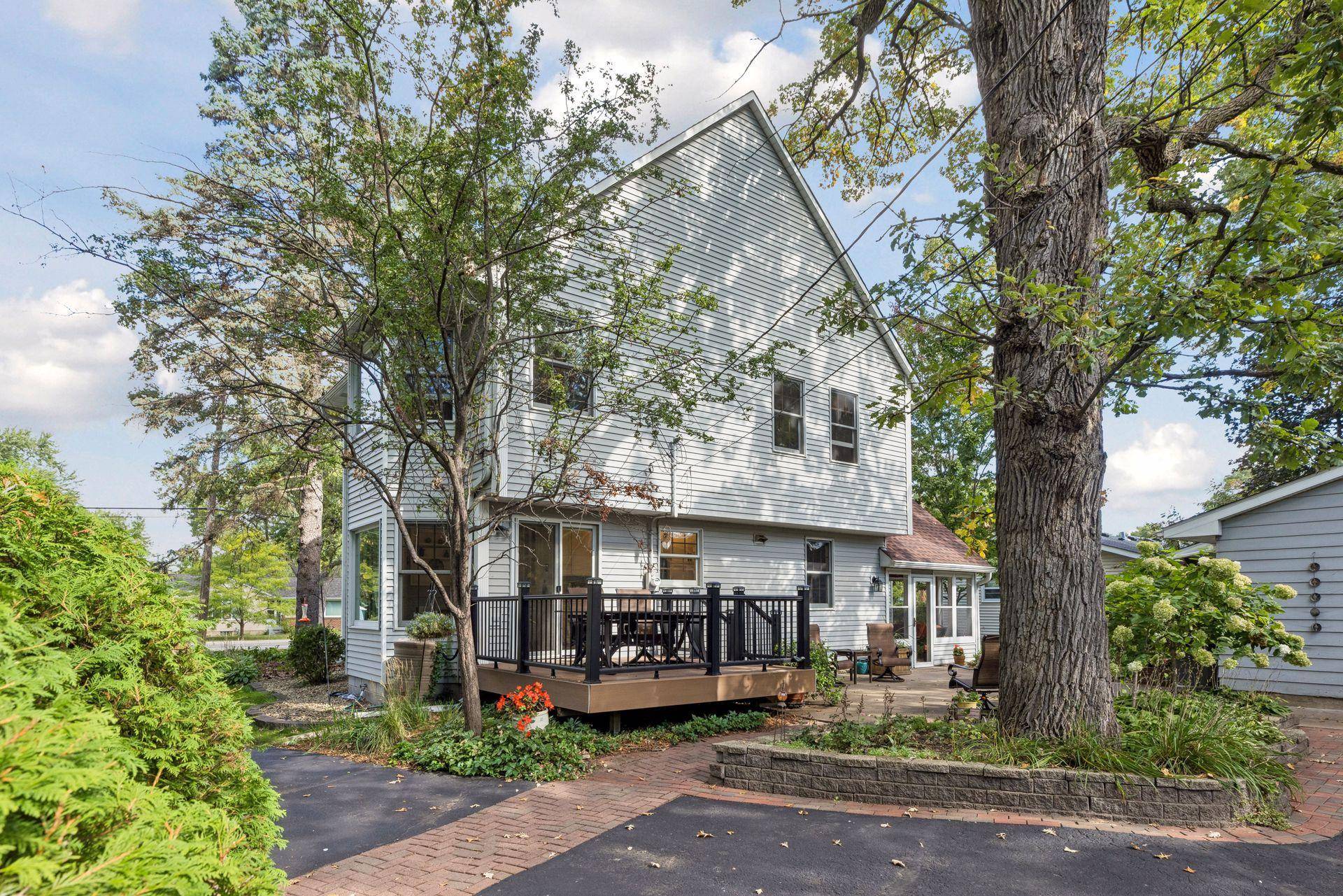 730 County Road B2 W, Roseville, MN 55113