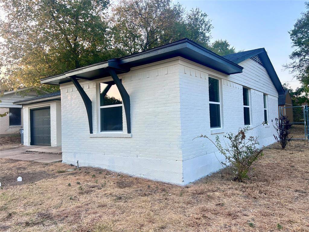 705 Jadewood Drive, Dallas, TX 75232