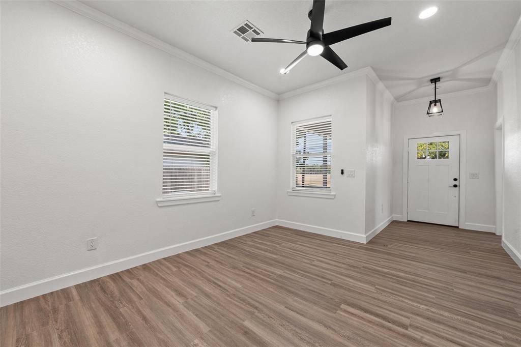 2415 S 9th Street, Waco, TX 76706