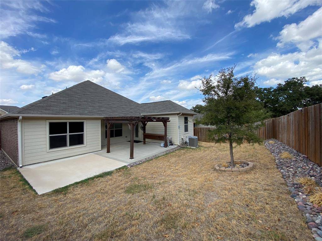 217 Bearman Drive, Fort Worth, TX 76120