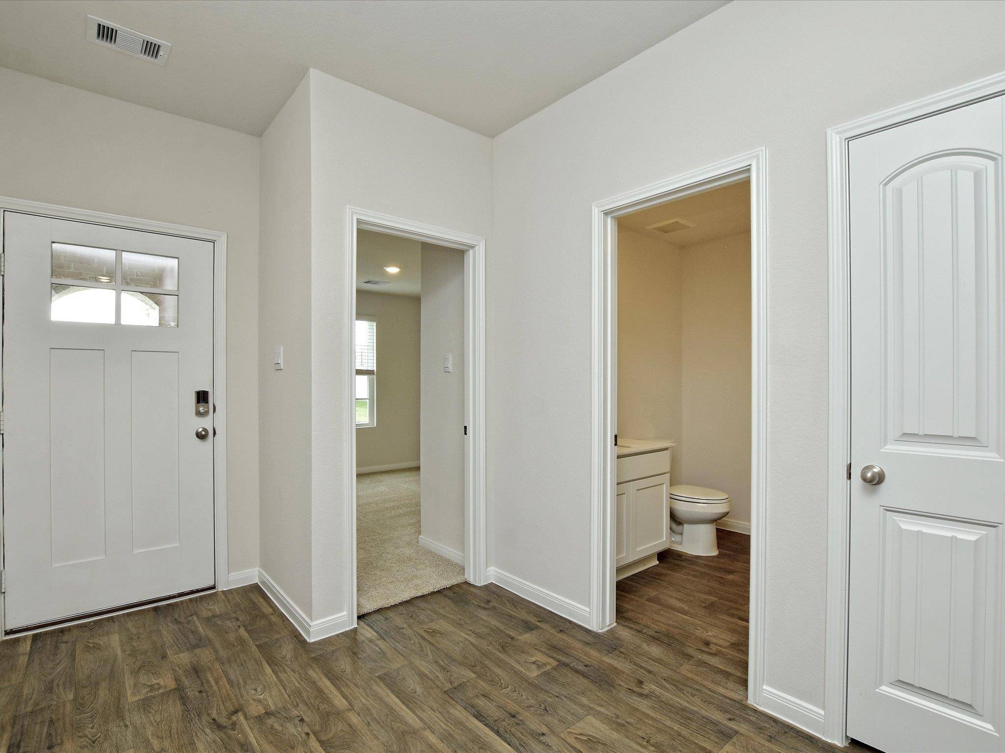 1305 CAMDEN LN, Lockhart, TX 78644