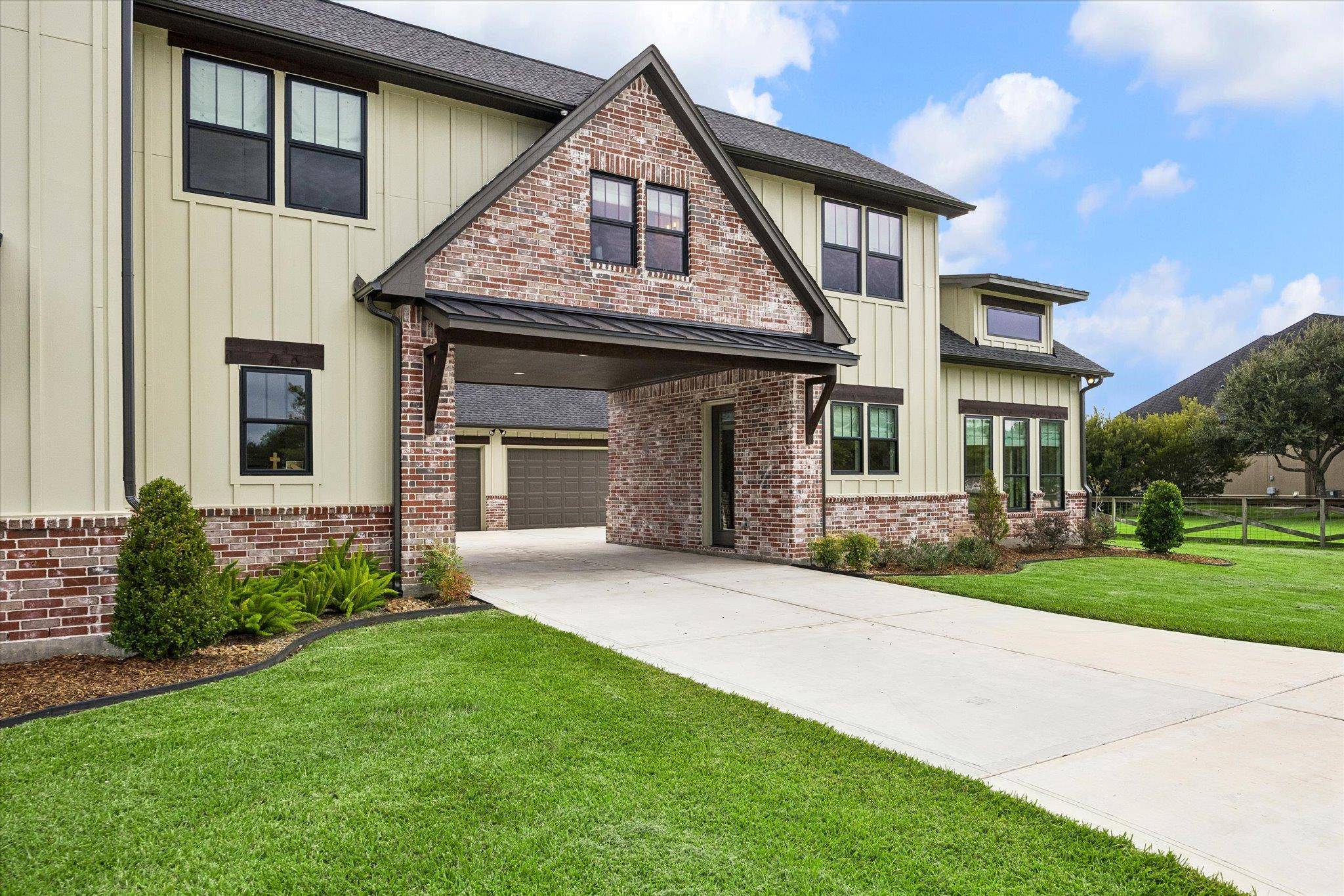 301 W Viejo DR, Friendswood, TX 77546