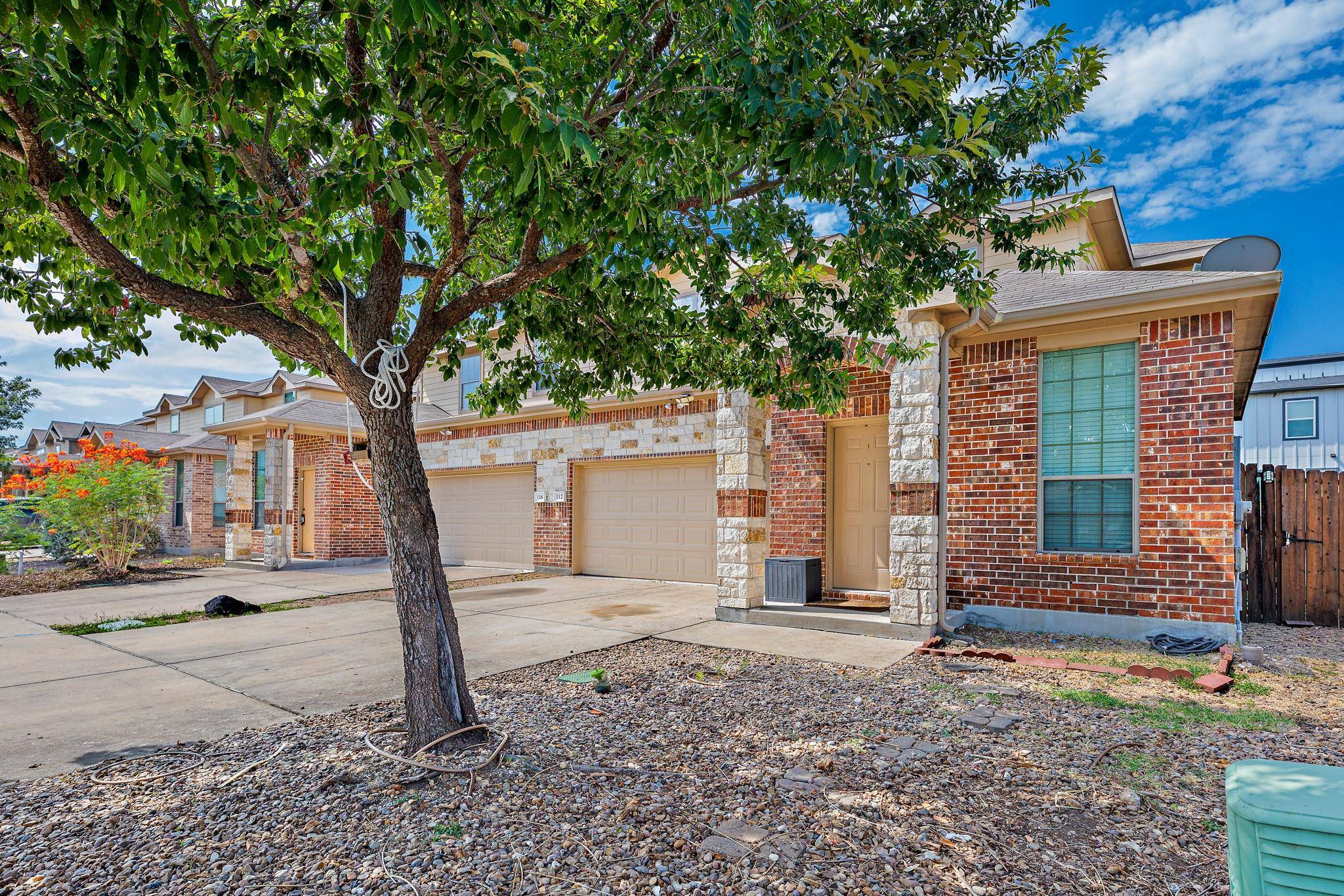 112 Creekside Villa DR, Kyle, TX 78640