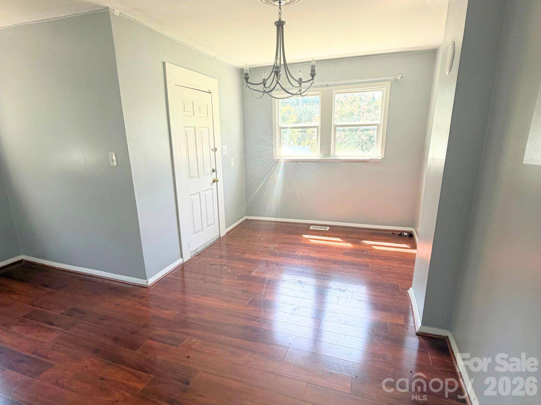 329 W Main ST, Lincolnton, NC 28092