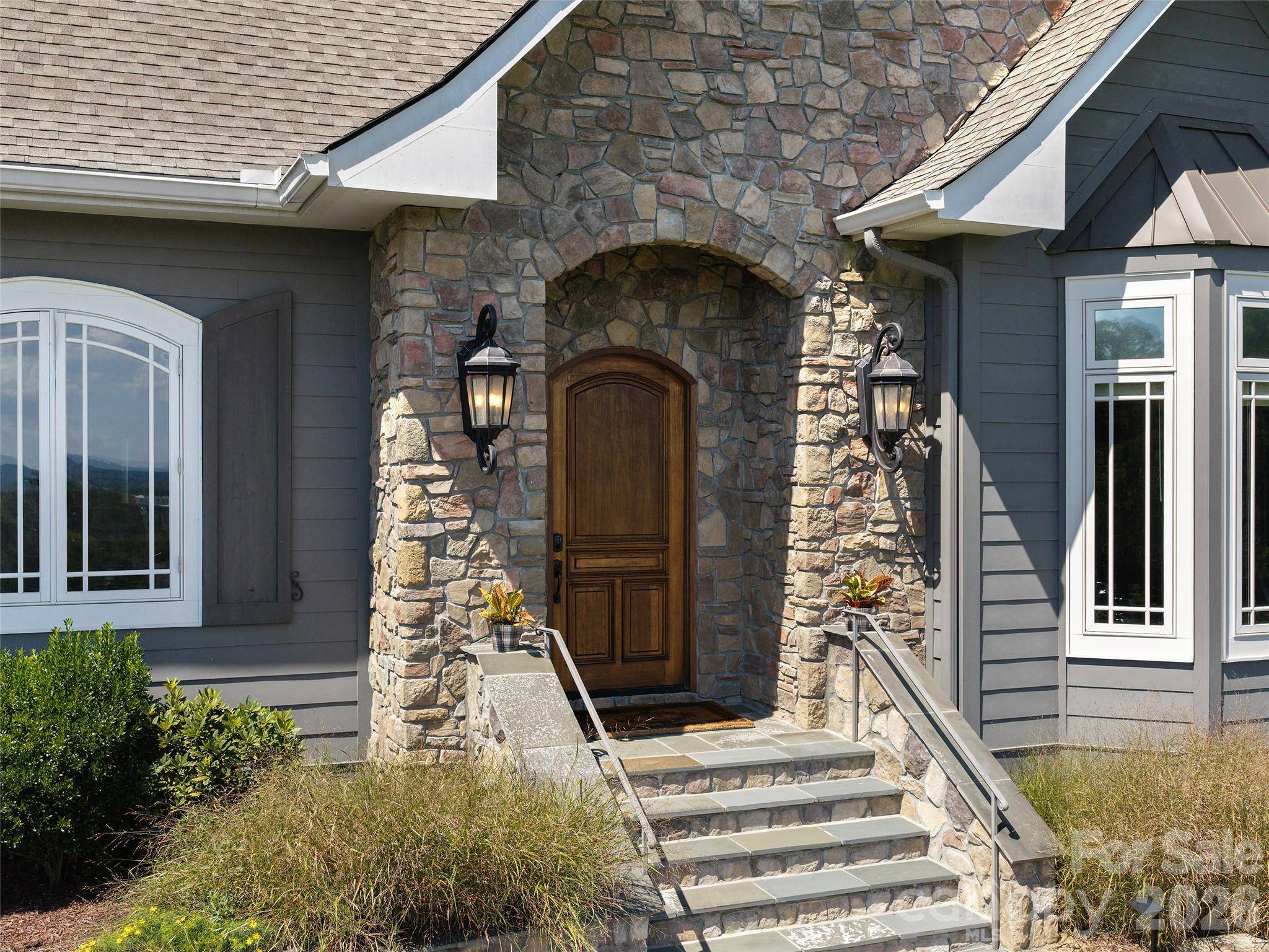 24 Mill Crest DR, Mills River, NC 28759