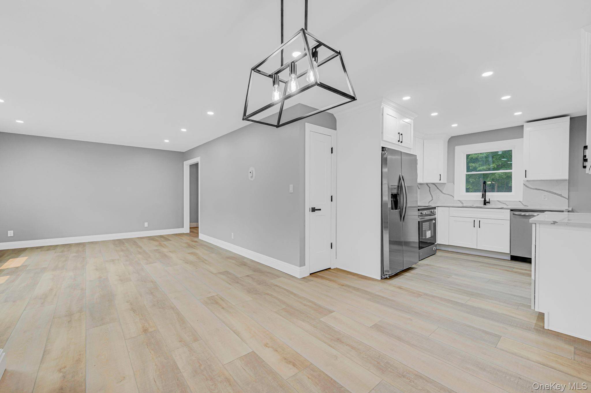 11 mayfield DR, Mastic Beach, NY 11951