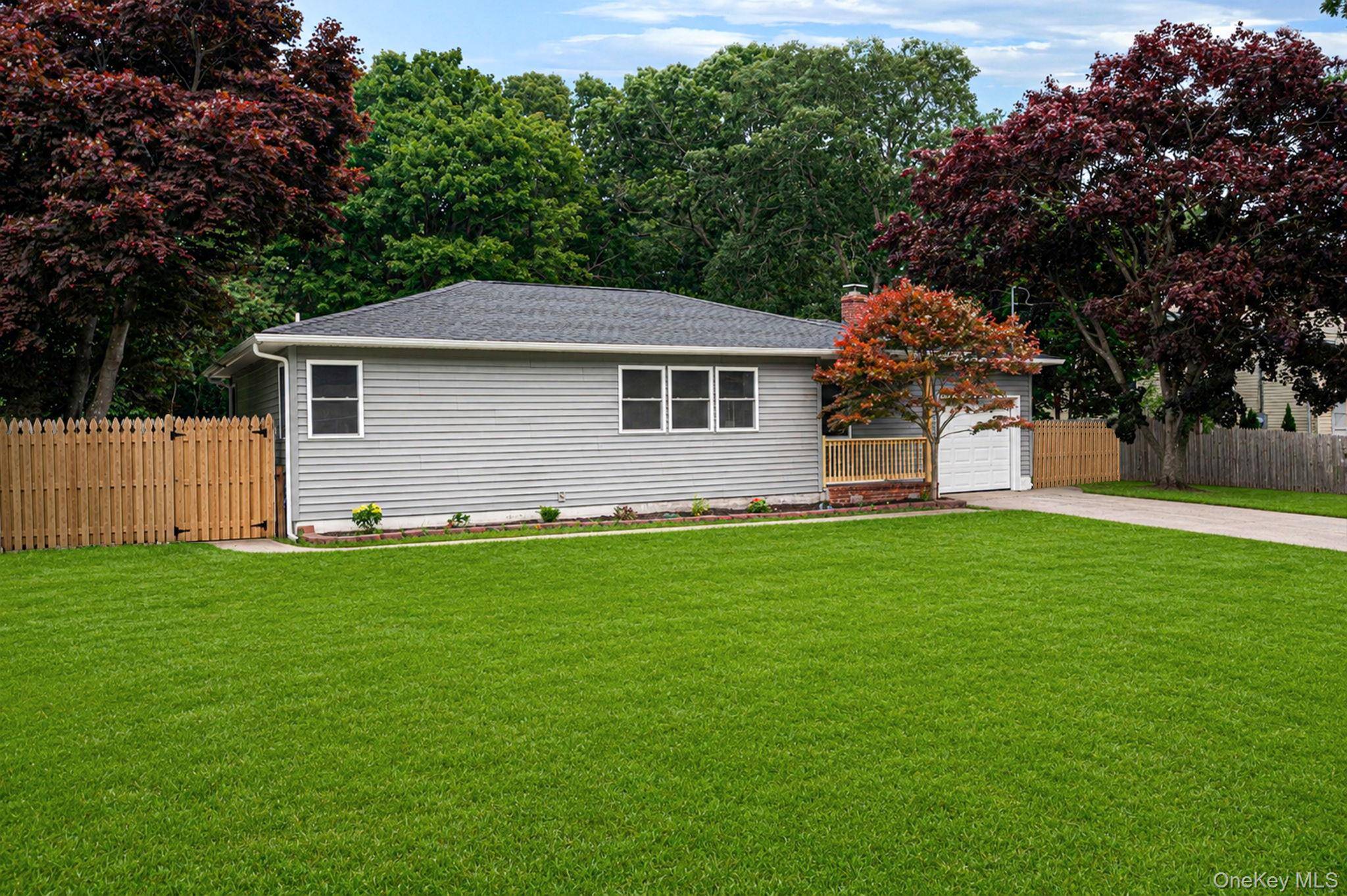 11 mayfield DR, Mastic Beach, NY 11951