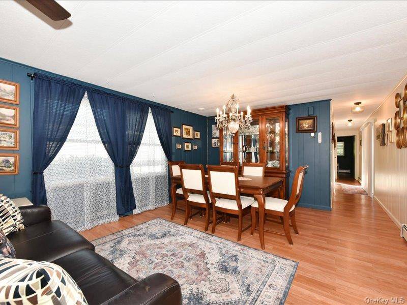 10 Greenwood BLVD, Manorville, NY 11949