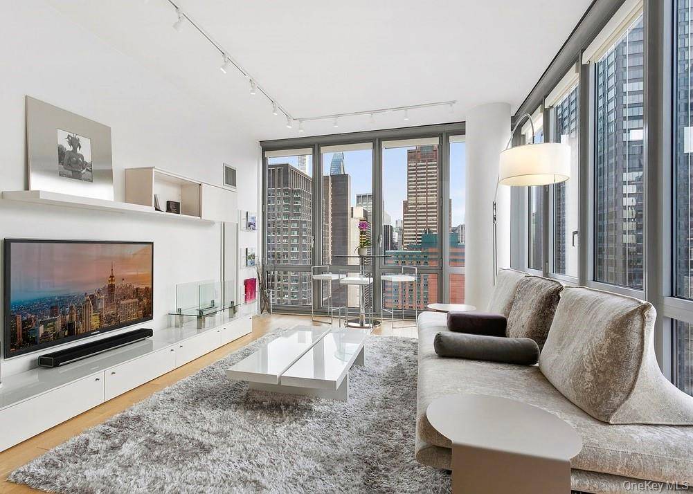 310 W 52nd ST #35A, New York (manhattan), NY 10019