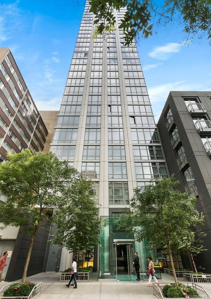 310 W 52nd ST #35A, New York (manhattan), NY 10019