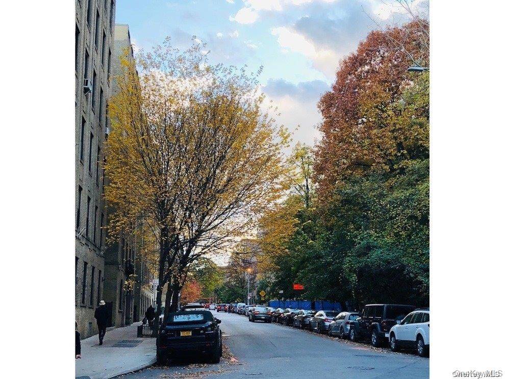 225 Bennett AVE #3R, New York (manhattan), NY 10040