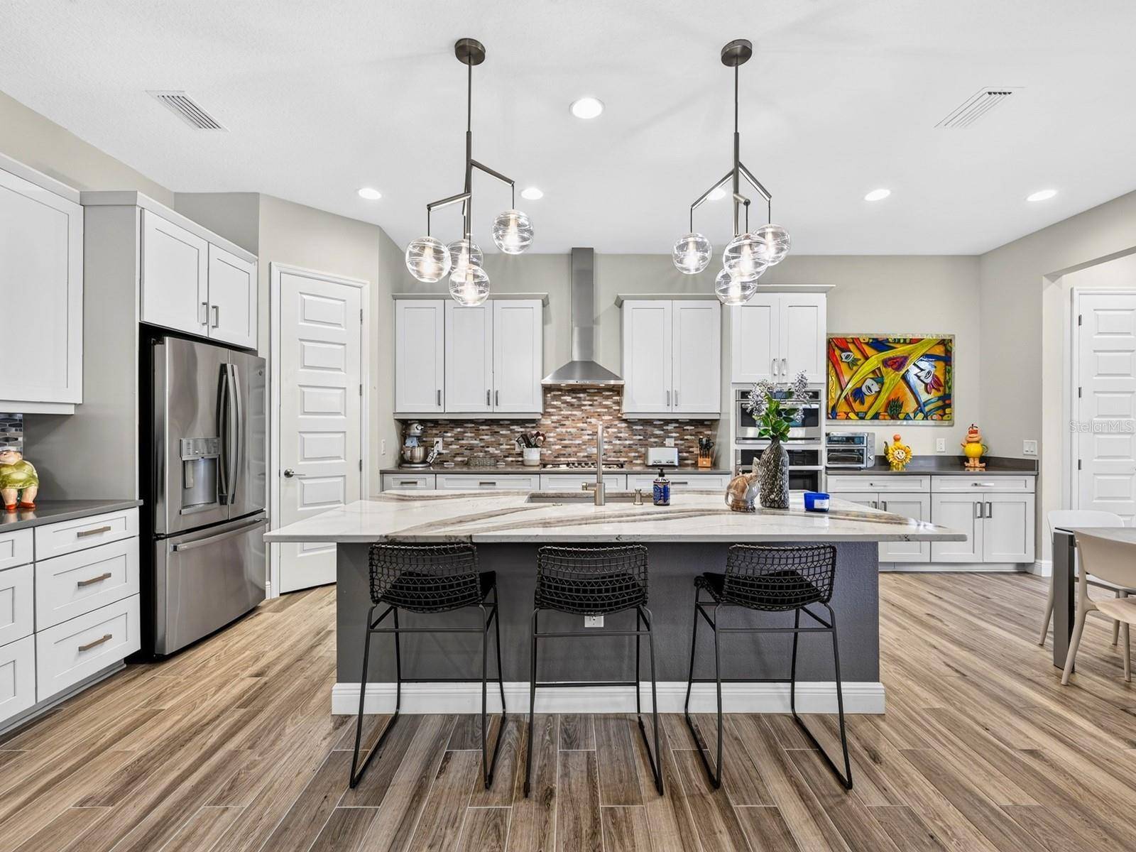 800 TAILWIND PL, Sarasota, FL 34240