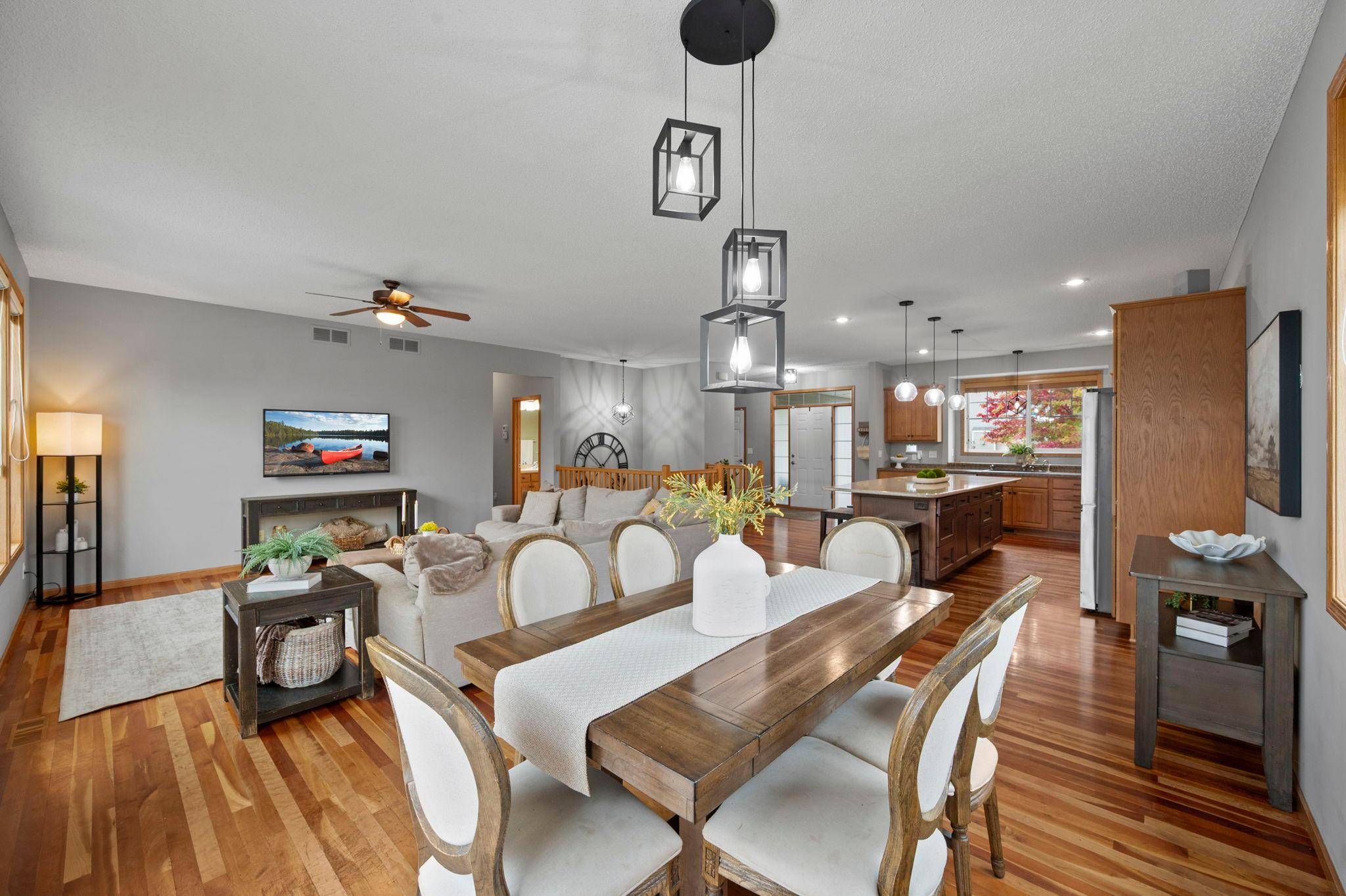 989 Danube AVE, Shakopee, MN 55379