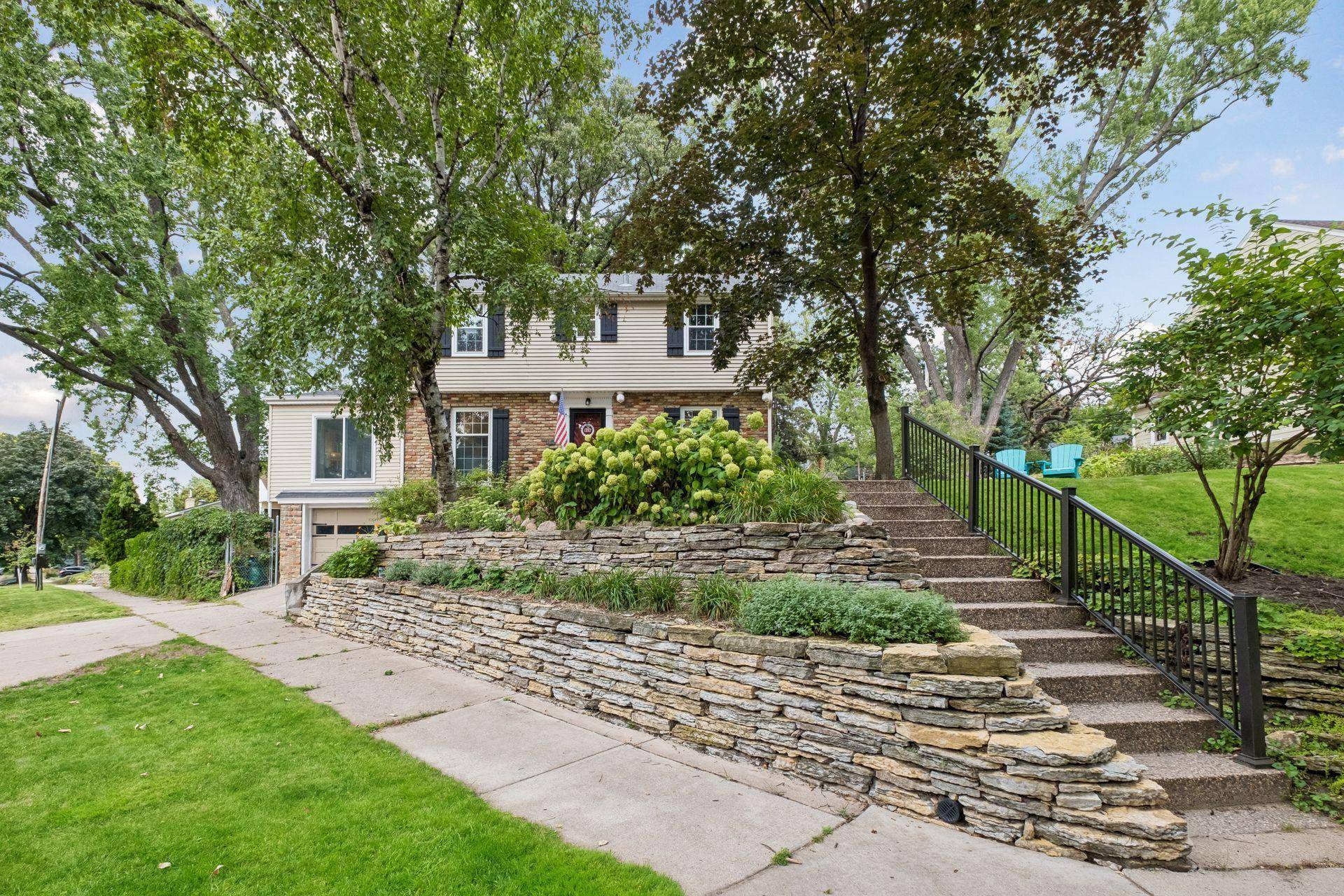 1995 Norfolk AVE, Saint Paul, MN 55116