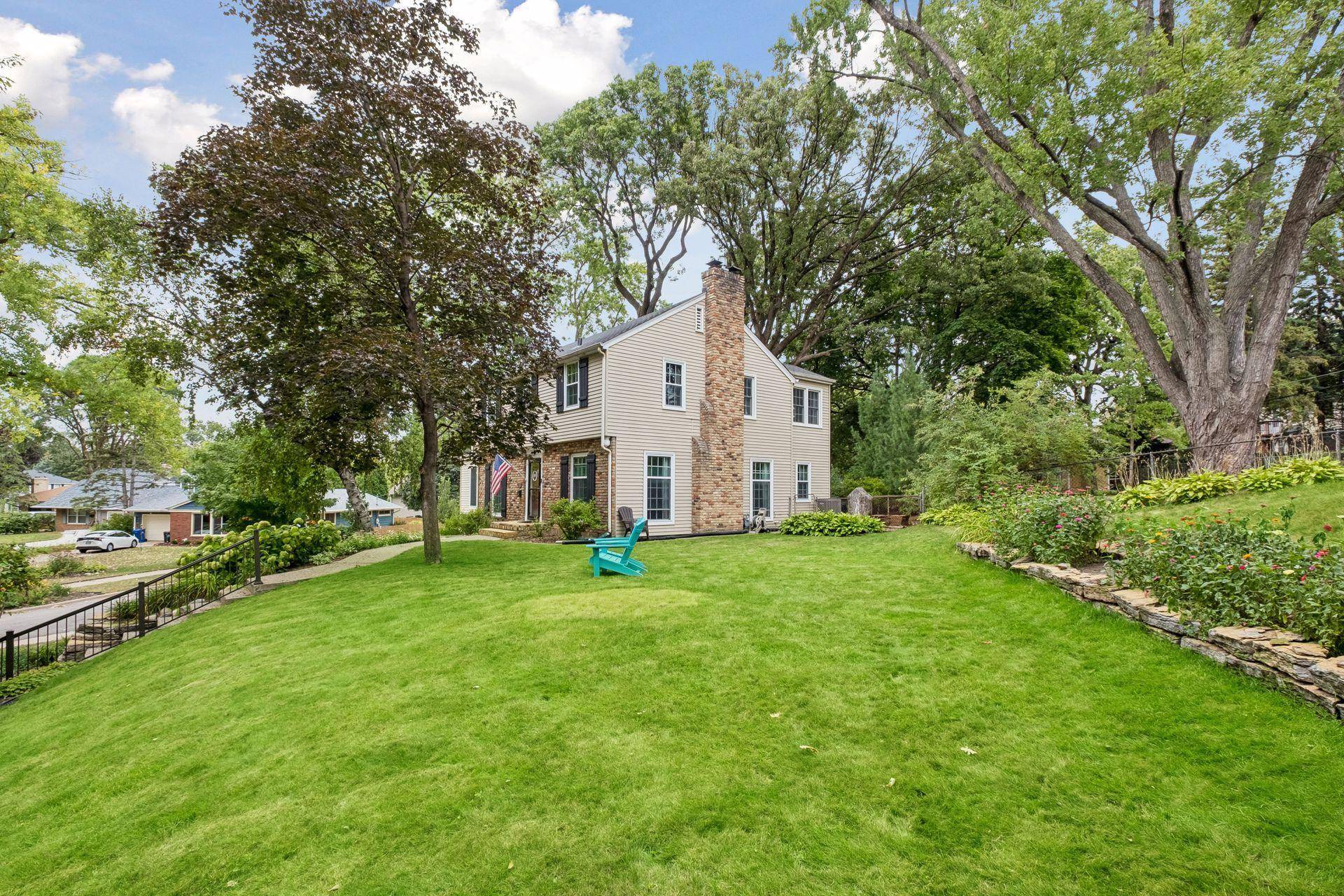 1995 Norfolk AVE, Saint Paul, MN 55116