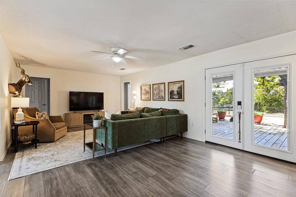 220 Ash Creek Drive W, Sanctuary, TX 76020