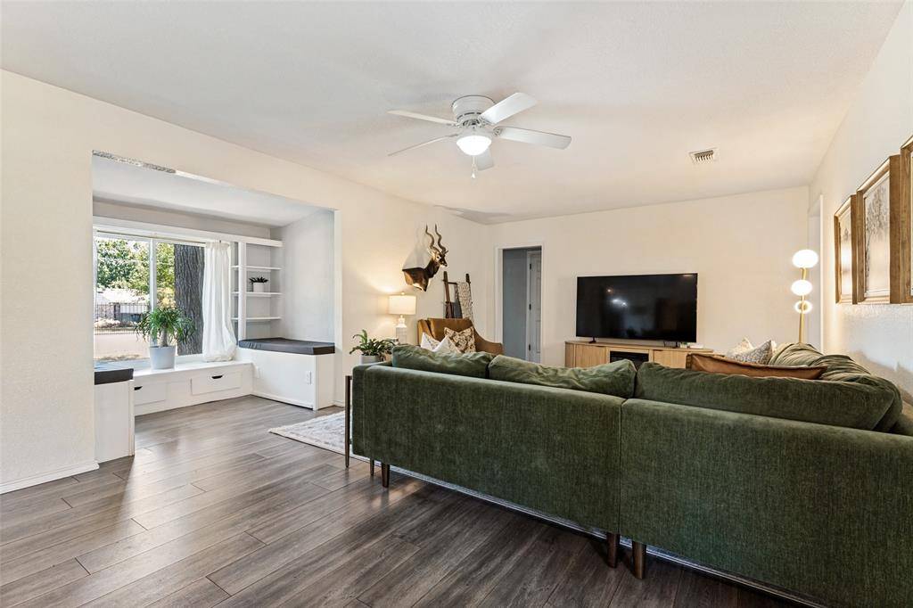 220 Ash Creek Drive W, Sanctuary, TX 76020