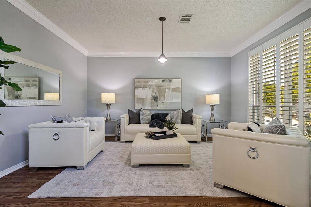 204 E Chapel Downs Drive, Southlake, TX 76092