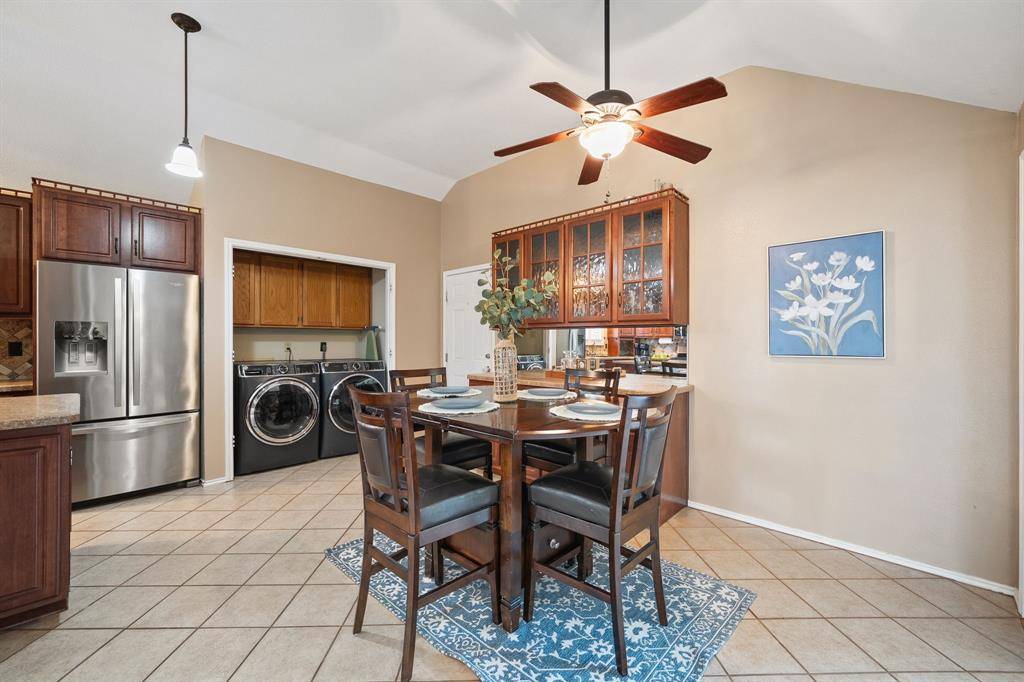 1633 Crosshaven Drive, Lewisville, TX 75077