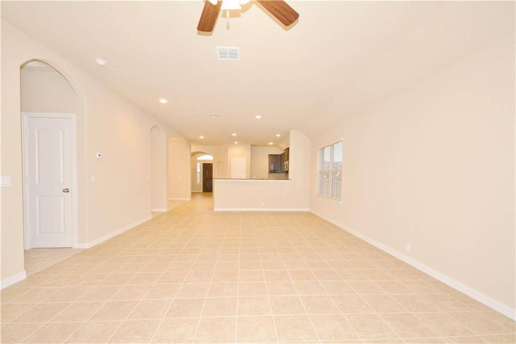 118 Eagle Feather, Waxahachie, TX 75165