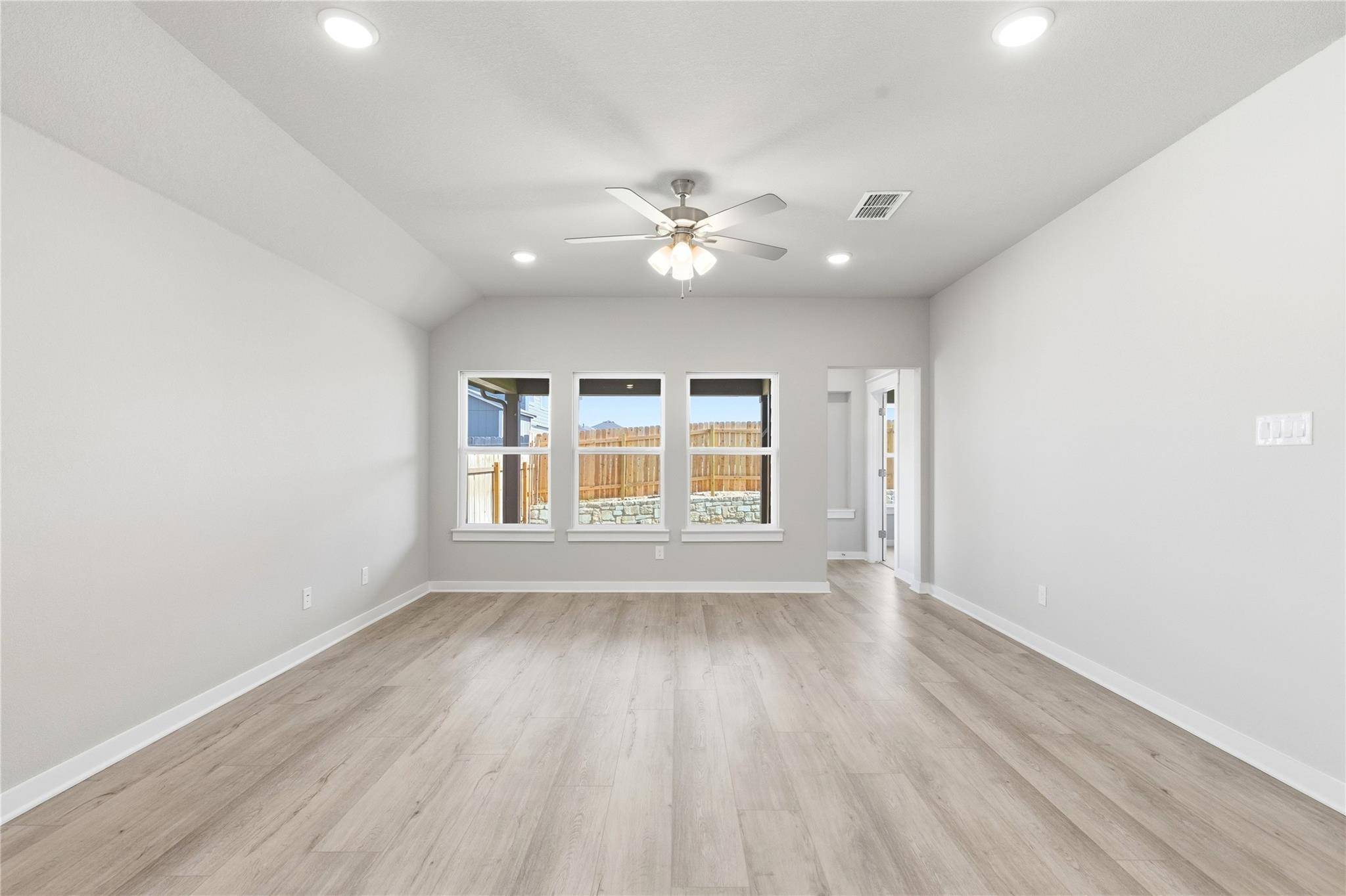 204 Hazy View RD, San Marcos, TX 78666