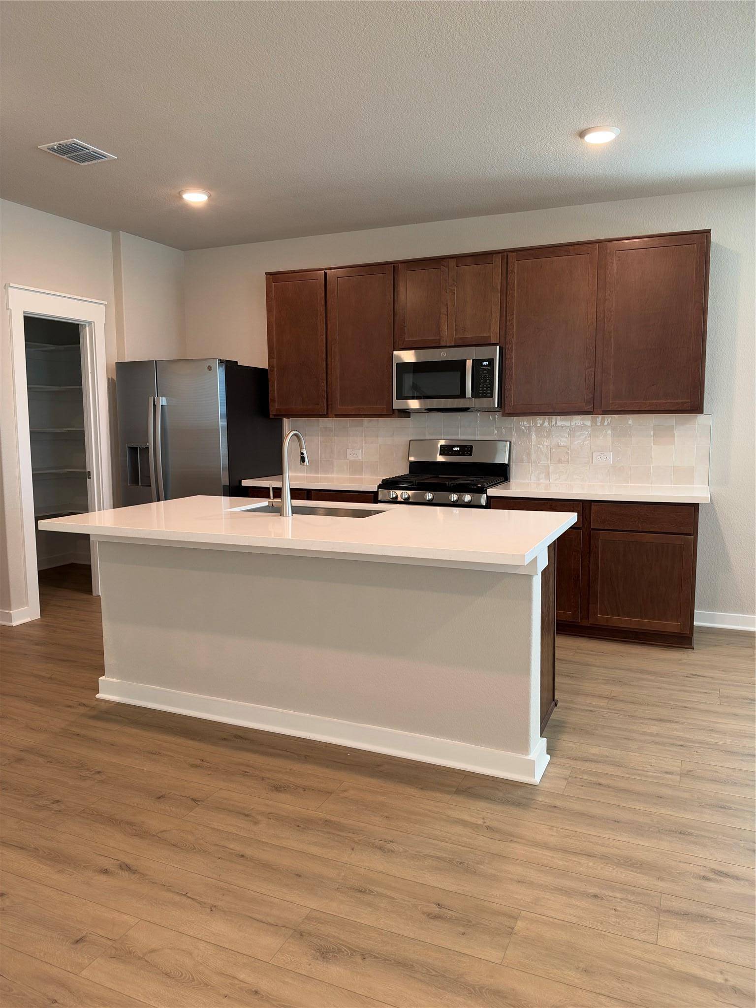 136 Hartson DR, Taylor, TX 76574