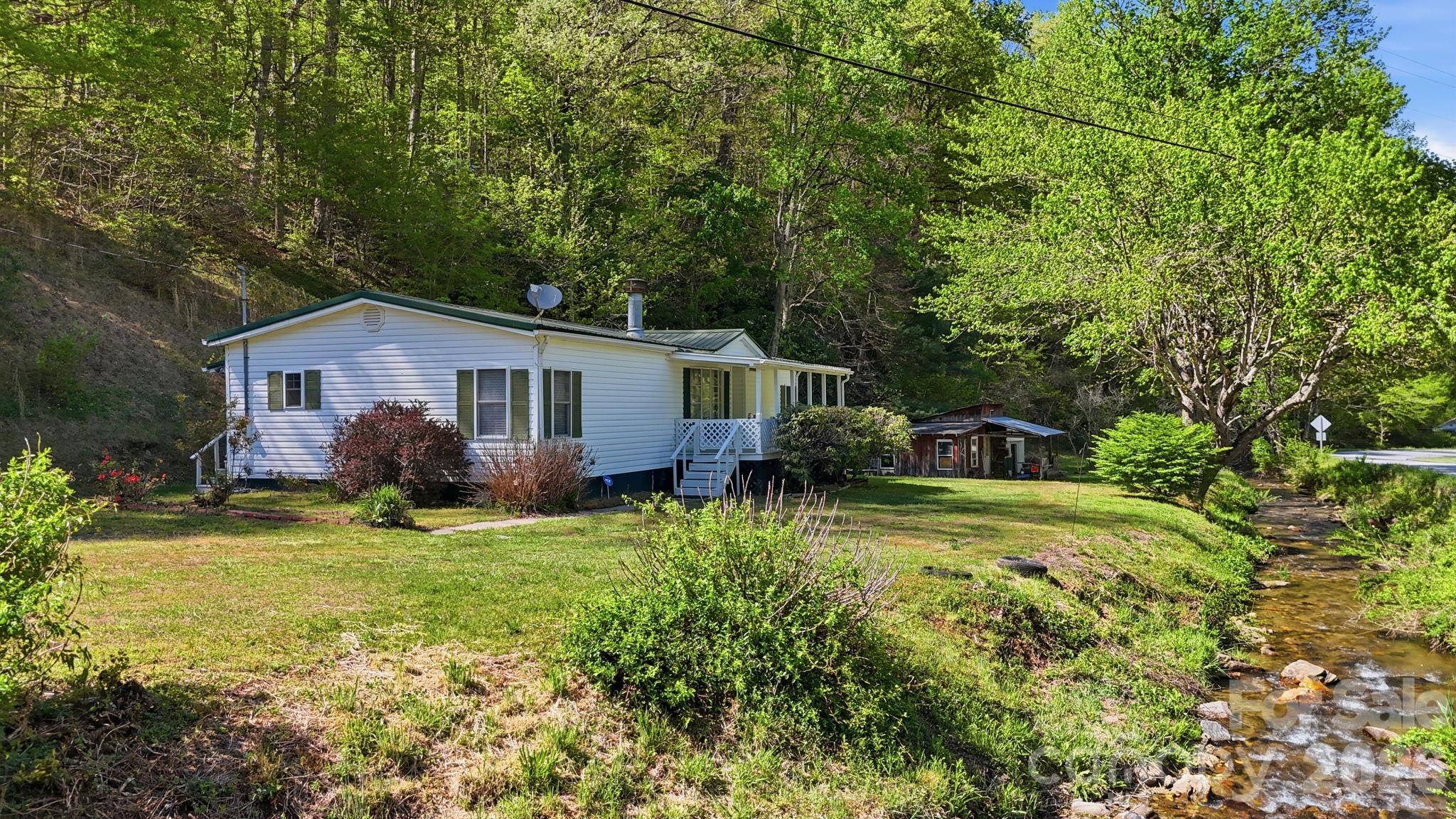 1200 Barkers Creek RD, Whittier, NC 28789