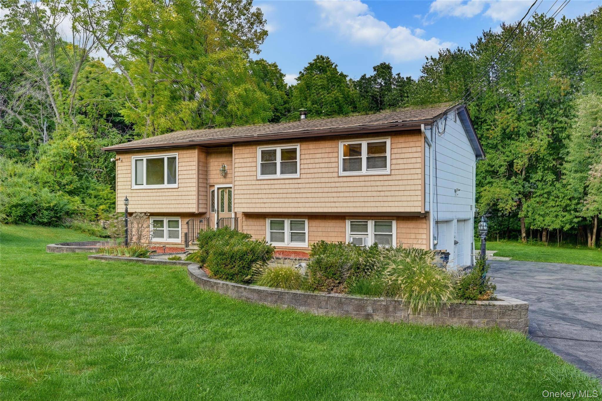 70 Bayberry DR, Monroe, NY 10950