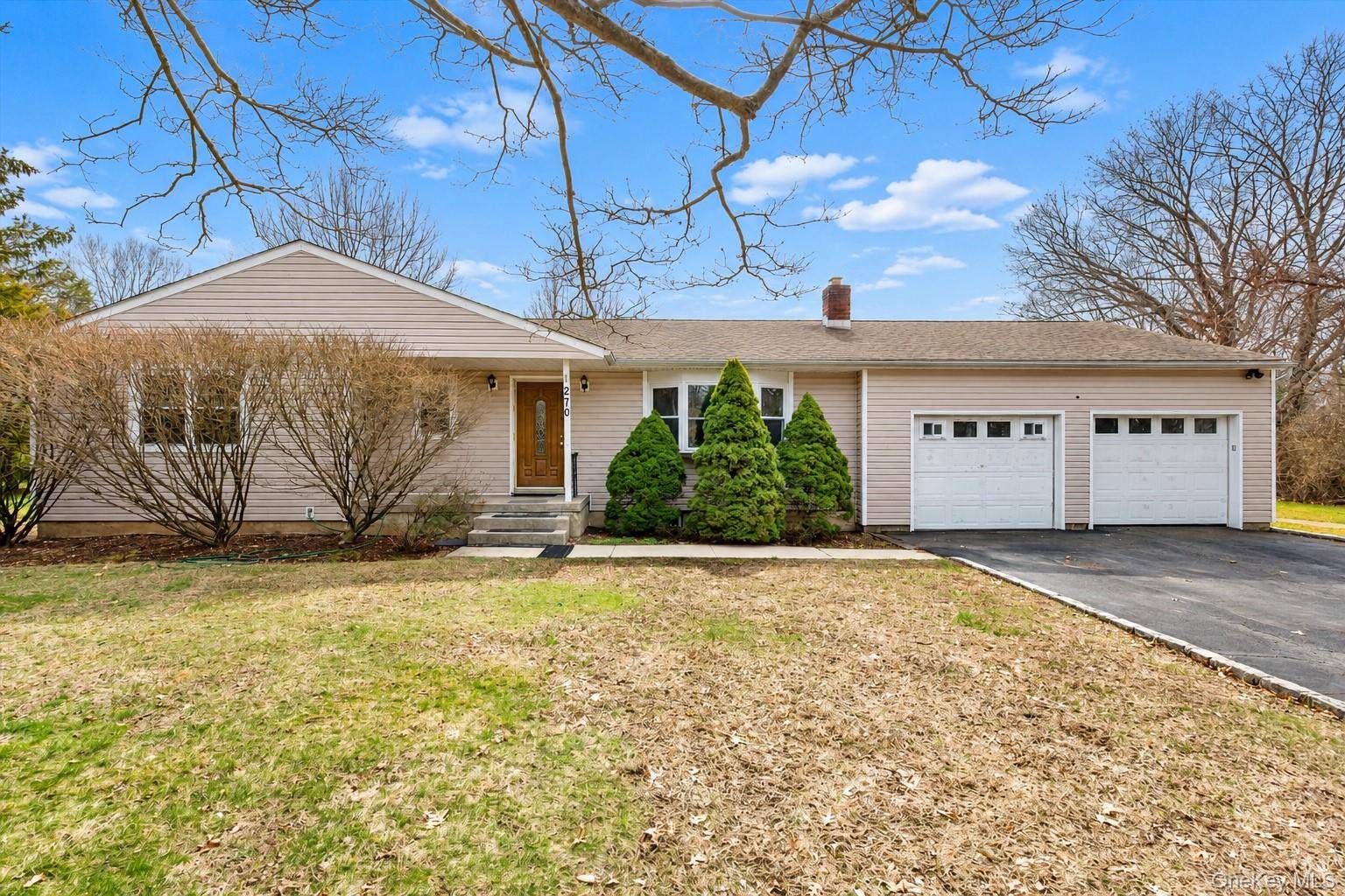 270 Old Commack RD, Kings Park, NY 11754