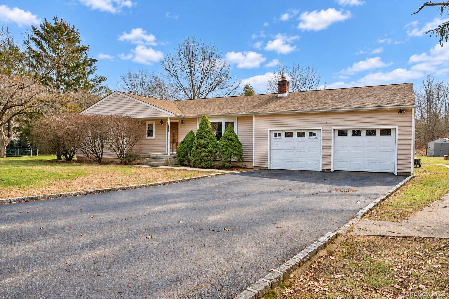 270 Old Commack RD, Kings Park, NY 11754