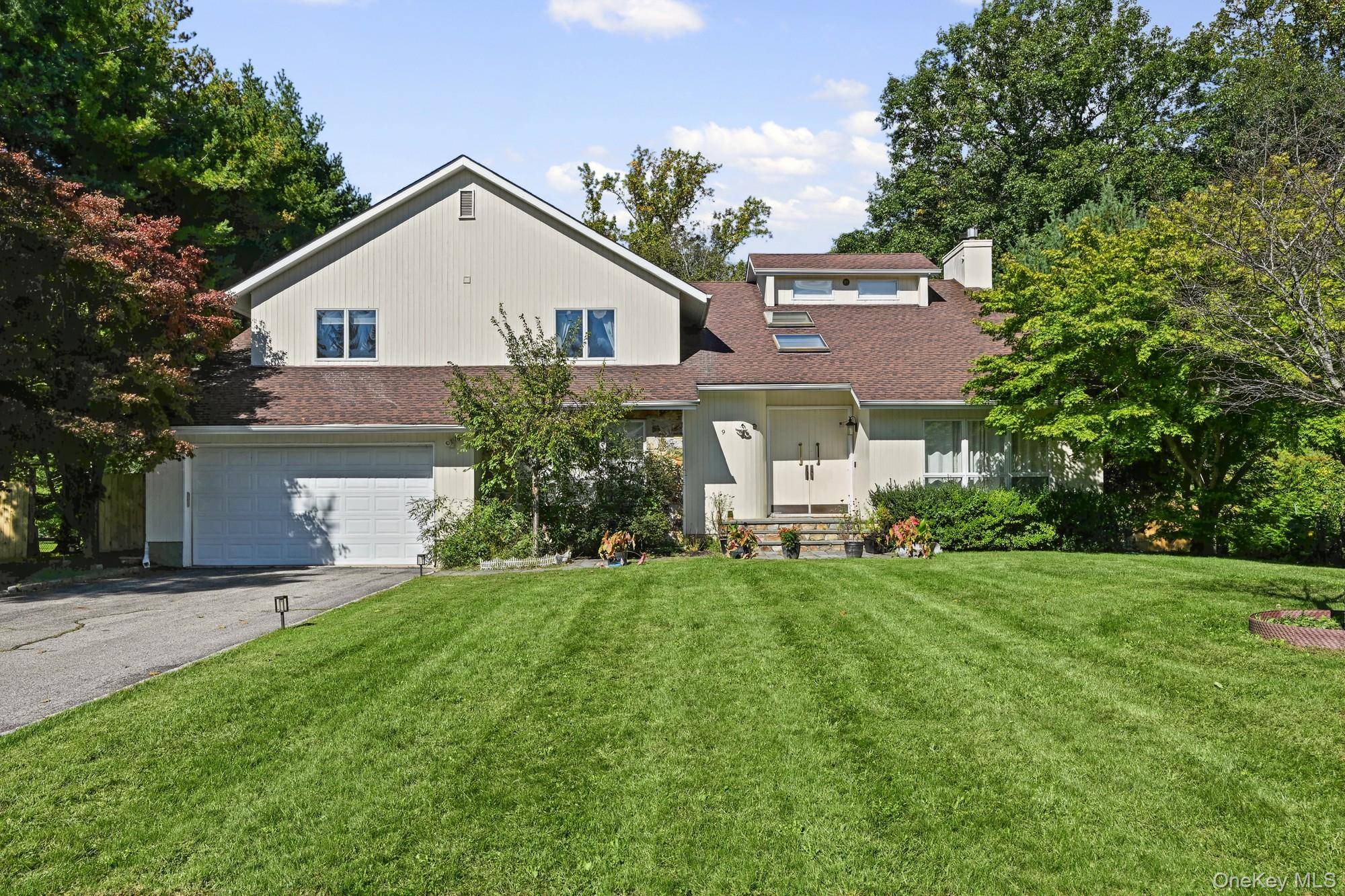 9 Ellen CT, Glen Cove, NY 11542