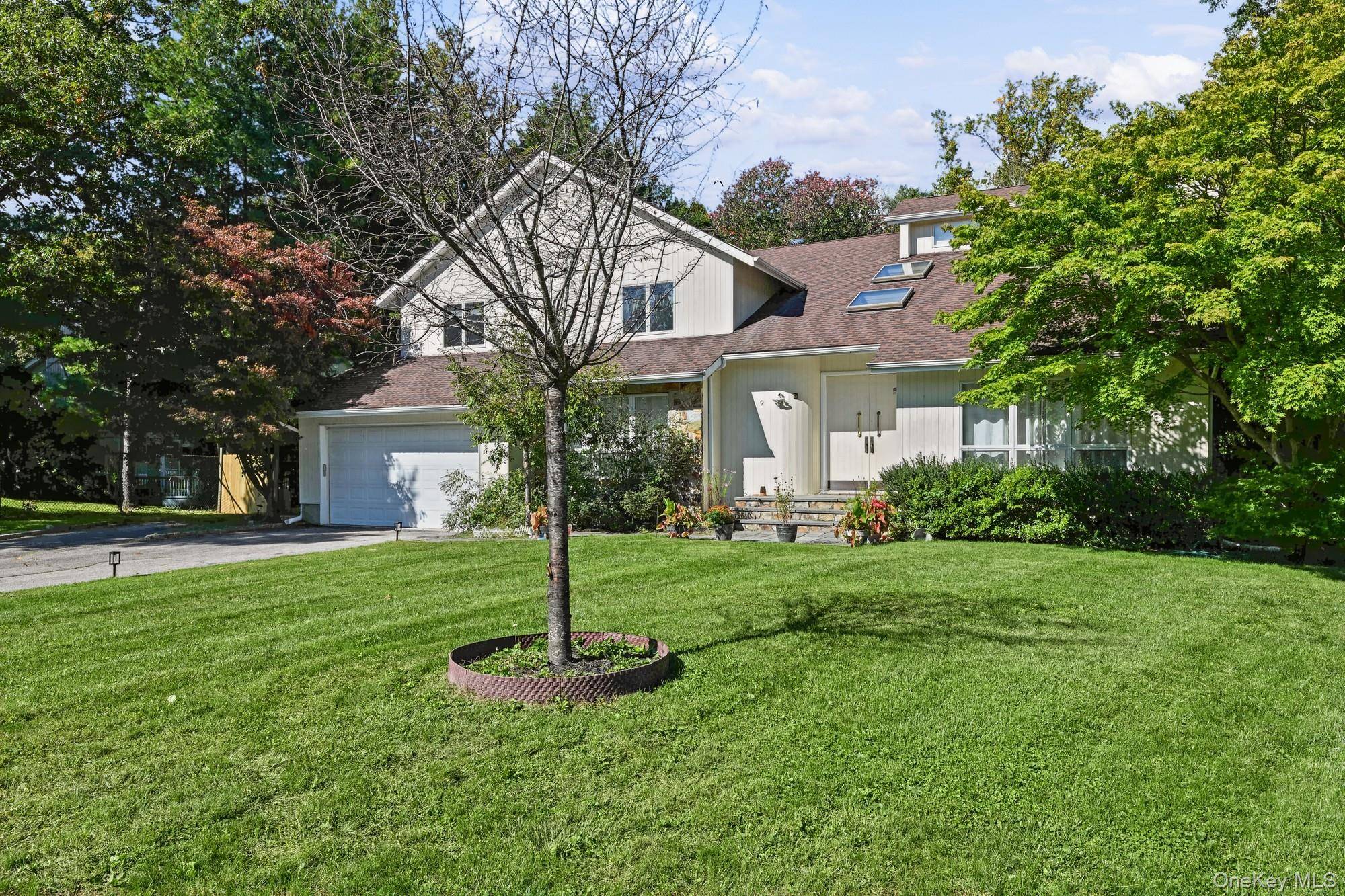 9 Ellen CT, Glen Cove, NY 11542