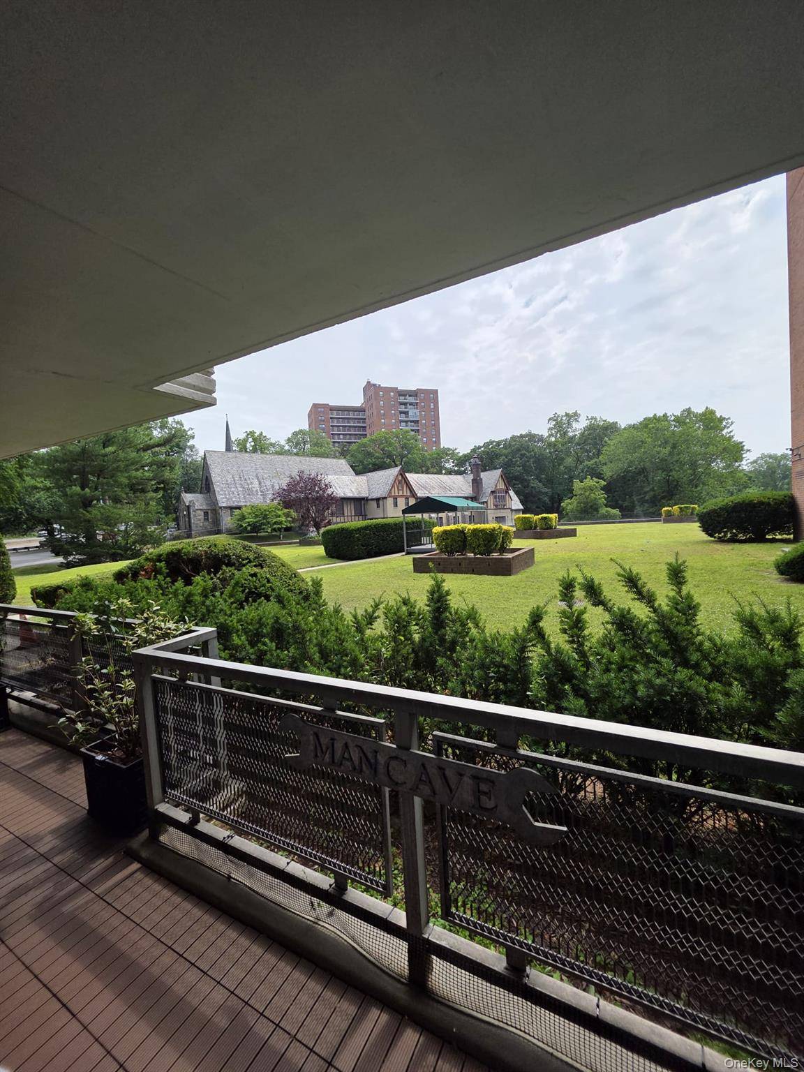 4901 Henry Hudson Pkwy #1H, Bronx, NY 10471