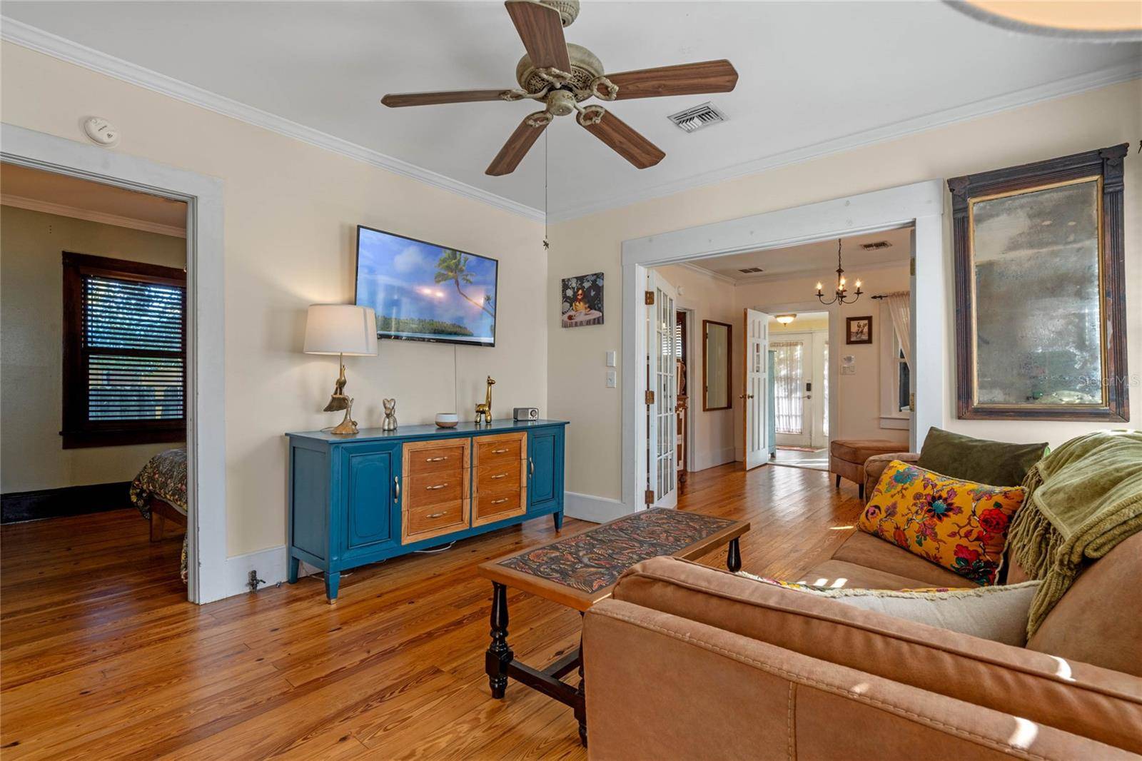 305 S HIGHLAND ST, Mount Dora, FL 32757