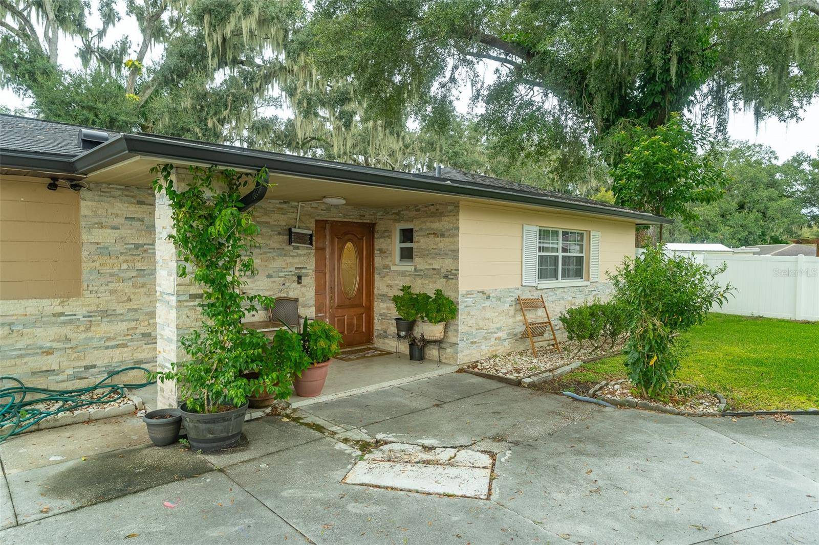 702 COULTER PL, Brandon, FL 33511