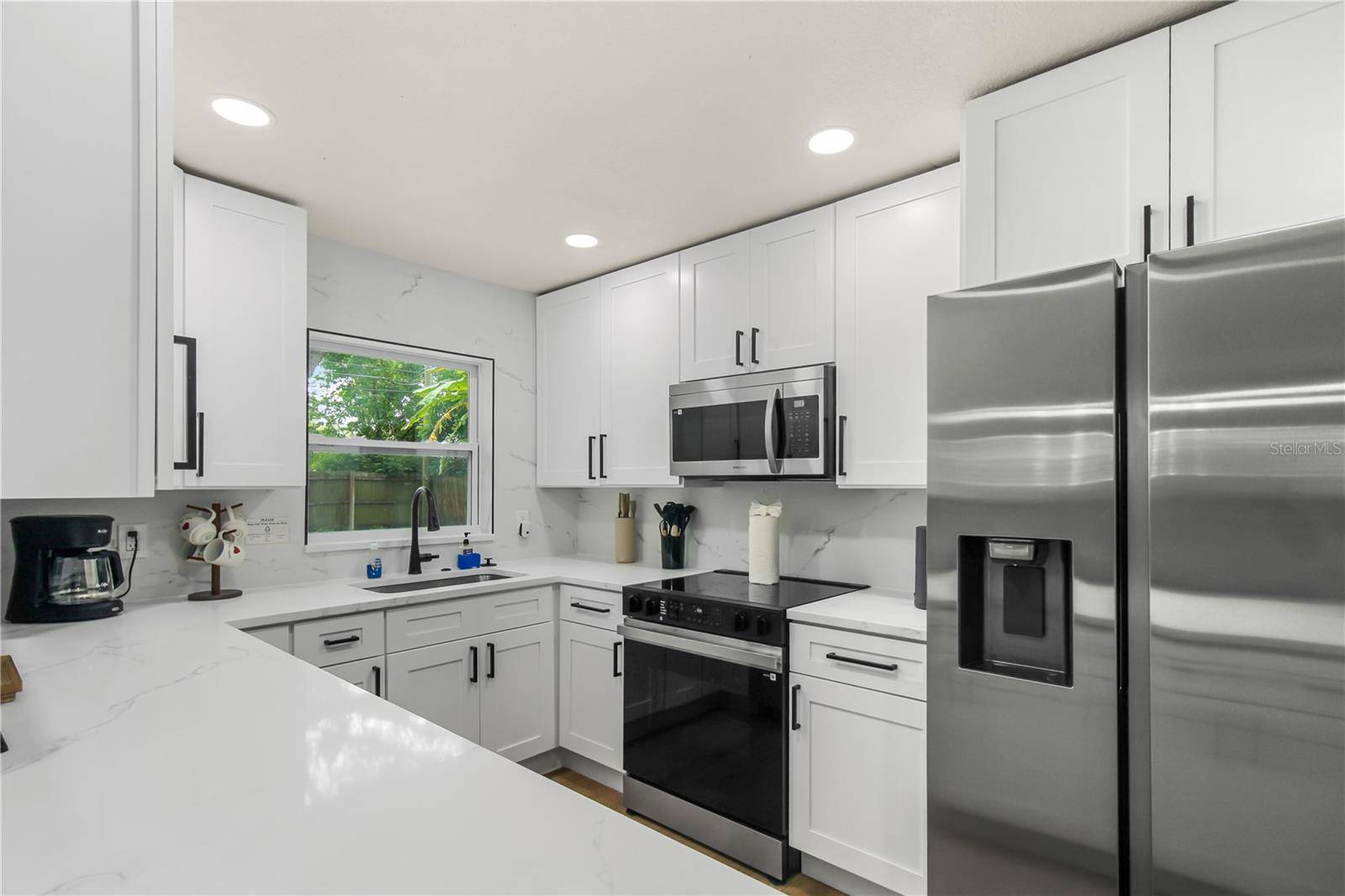3050 MEADOW LAKE AVE, Largo, FL 33771