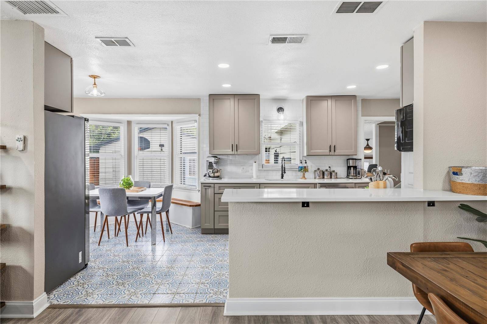 1468 DRUID RD E, Clearwater, FL 33756