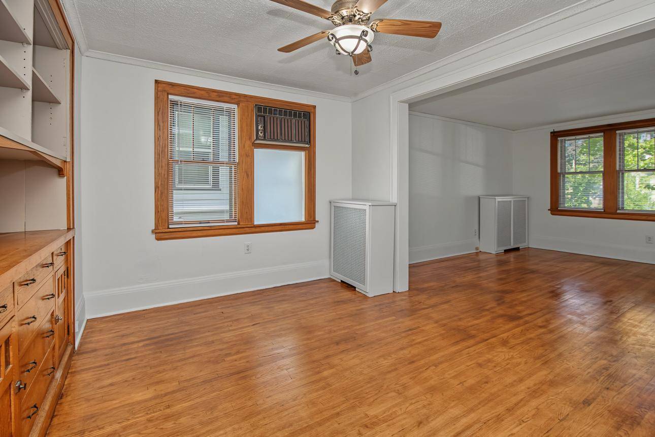 1144 Charles AVE, Saint Paul, MN 55104